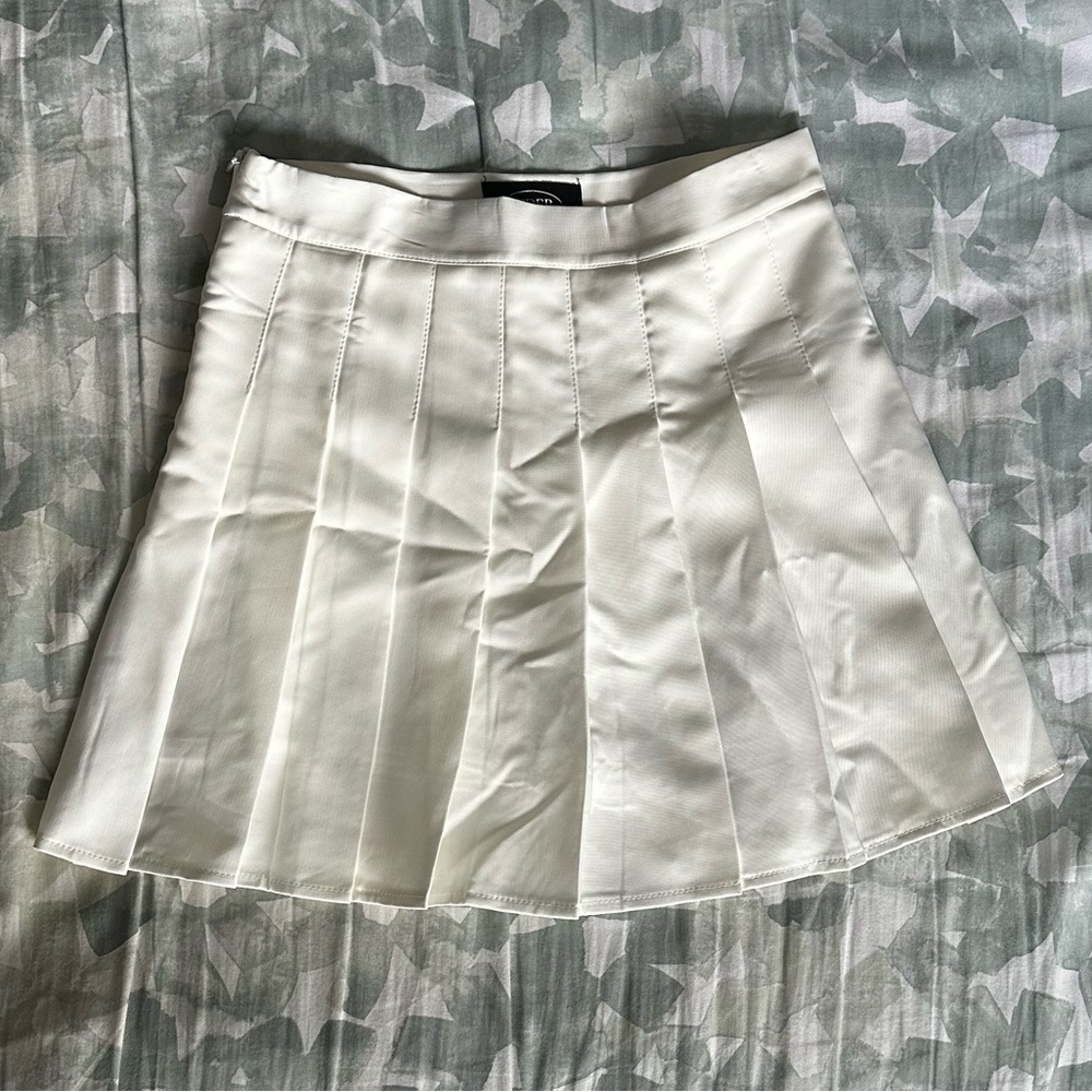 White Pleated Cider Skirt